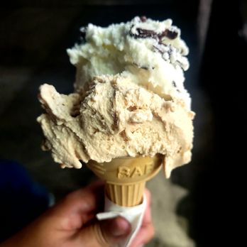 L'albero Dei Gelati - Hazelnut and stracciatella (yummy) - Gelato Near Me - Brooklyn, New York L'albero Dei Gelati - Hazelnut and stracciatella (yummy) - Gelato Near Me - Brooklyn, New York