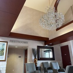 Wave Imaging - Newport Beach - 2024.08.27 restrooms by entrance