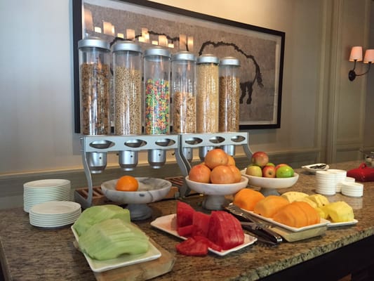 8100 Mountainside Bar & Grill by null