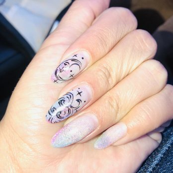 Diamond Nails - 3 weeks later - Nail Salons Near Me - Fullerton, California Diamond Nails - 3 weeks later - Nail Salons Near Me - Fullerton, California