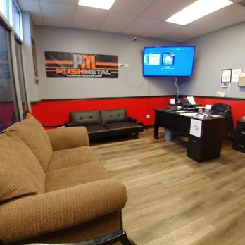 A&G Dent Repair - Waiting area. - Body Shops Near Me - Plainfiled, Illinois A&G Dent Repair - Waiting area. - Body Shops Near Me - Plainfiled, Illinois