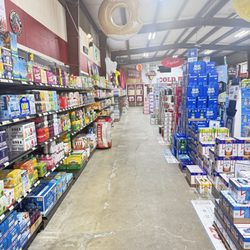 Big Top Beverage - Isle view