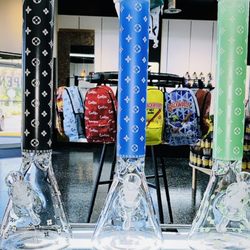 Fumoo Smoke Shop - LV Water Pipes @Discounted Prices.