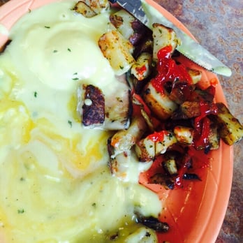 Kitchen Table Cafe - Evergreen Place - Eggs Benedict - Breakfast & Brunch Near Me - Vancouver, Washington