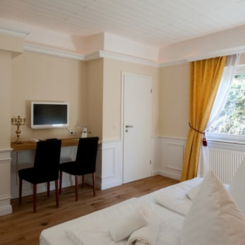 Weinberg Schlößchen - Hotels Near Me - Oberheimbach, RP