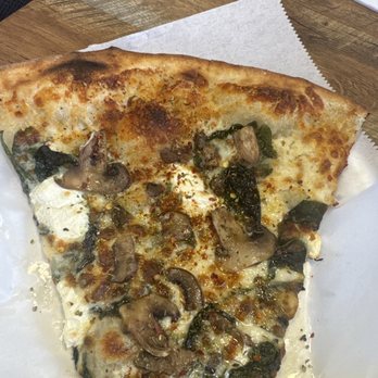 Pizza Kitchen - Amore - Pizza Near Me - Tampa, Florida