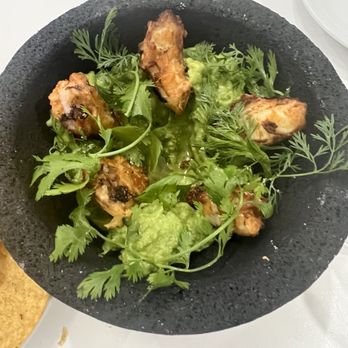 Mariscos El Submarino - Guacamole con chicharros de pulpo - Seafood Near Me - Jackson Heights, New York Mariscos El Submarino - Guacamole con chicharros de pulpo - Seafood Near Me - Jackson Heights, New York