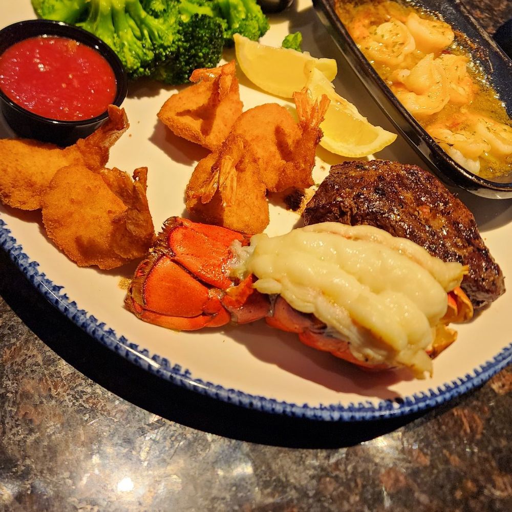 Red Lobster - Ultimate Feast - Seafood Near Me - Port Charlotte, Florida