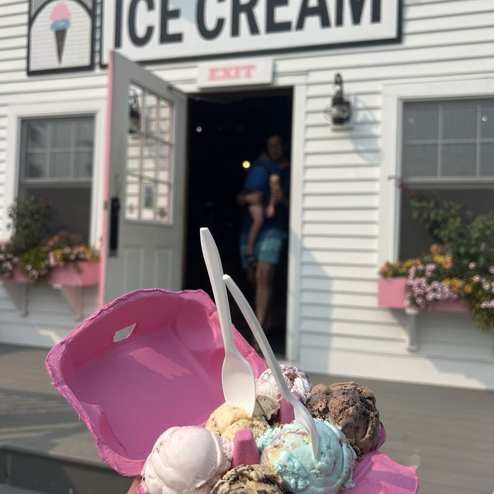 Scoop Deck - Ice Cream & Frozen Yogurt Near Me - Wells, Maine Scoop Deck - Ice Cream & Frozen Yogurt Near Me - Wells, Maine
