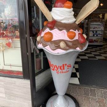 Catalina Food Tours - 2nd stop, Lloyd's sweet shop. - Food Tours Near Me - Avalon, California
