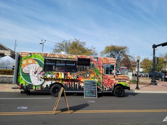 Omnivorium Food Truck by null