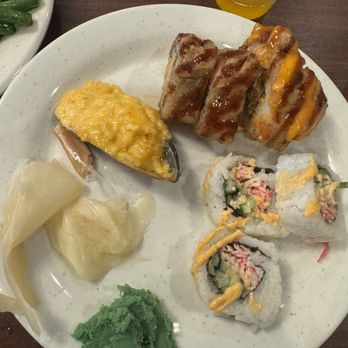 Golden Palace Buffet - Sushi - Chinese Near Me - Livonia, Michigan