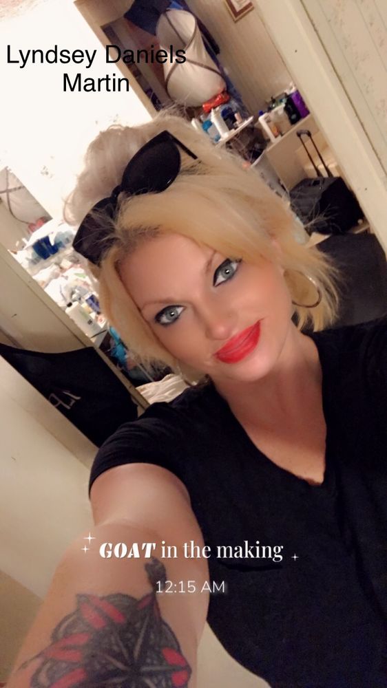 Hair By Lyndsey Daniels Martin Logo