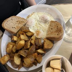 Frankie's - Eggs, Toast, & Home Fries