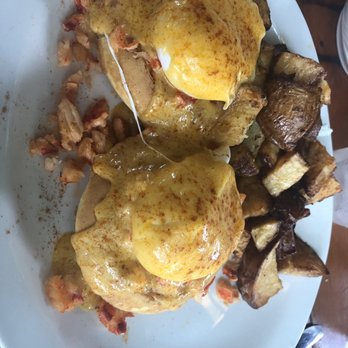 Rams Head Southernmost - Lobster Benni - American Near Me - Key West, Florida Rams Head Southernmost - Lobster Benni - American Near Me - Key West, Florida