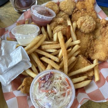 Beal's Lobster Pier - Fried seafood. Shrimp, scallops, haddock, fries and coleslaw. - Seafood Near Me - Southwest Harbor, Maine