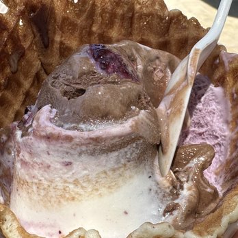 Jeni's Splendid Ice Creams - Ice Cream & Frozen Yogurt Near Me - Calabasas, California