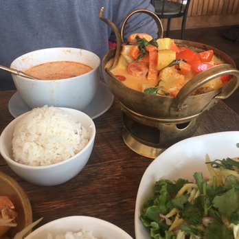 Sisters Thai - Curry duck - Thai Near Me - Potomac, Maryland Sisters Thai - Curry duck - Thai Near Me - Potomac, Maryland