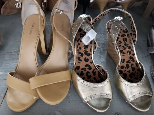 Village Discount Outlet