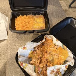 Abelardo's Mexican Fresh - Super nachos with Chicken and a side of rice and beans