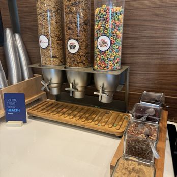 Holiday Inn Express & Suites Ocala - My toddler was happy with the choices. - Hotels Near Me - Ocala, Florida