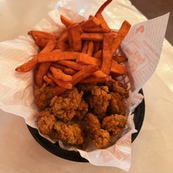 Cajun Crackin - Fried Oysters with upgraded sweet potato fries