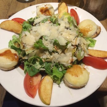 Le Pain Quotidien - Salade de chèvre chaud au sirop de poire ! - Breakfast & Brunch Near Me - Geneva, GE Le Pain Quotidien - Salade de chèvre chaud au sirop de poire ! - Breakfast & Brunch Near Me - Geneva, GE
