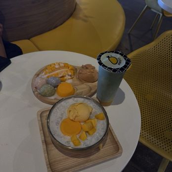 MNGO cafe - Mango MNGO Sago, MNGO Sticky Rice Kakigori, mango matcha latte - Desserts Near Me - San Diego, California