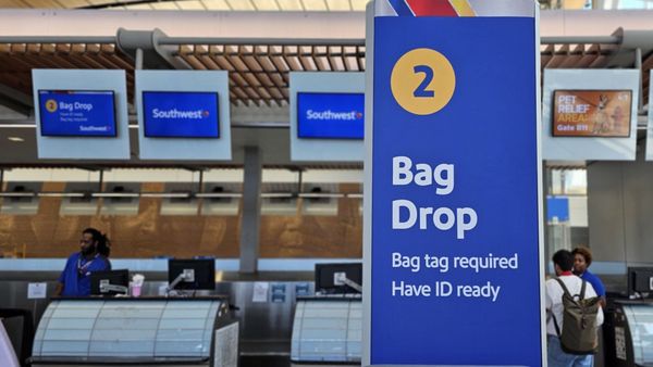 Sacramento International Airport by null