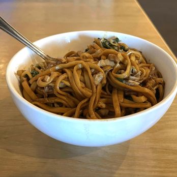 Ugly Dumpling - Edison, NJ - Chicken Stir-fried Noodles - Chinese Near Me - Edison, New Jersey