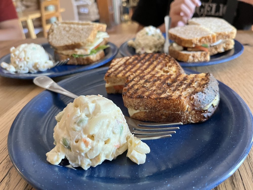 Dogwood Bread Company Logo