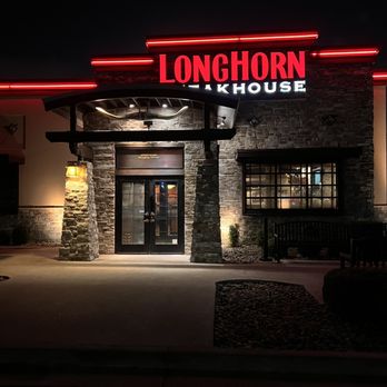 LongHorn Steakhouse - Entrance - Steakhouses Near Me - Harlingen, Texas