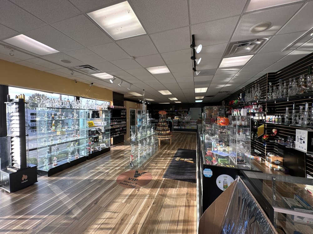 VIP WIRELESS & SMOKE SHOP Updated September 2024 8080 Beechmont Ave
