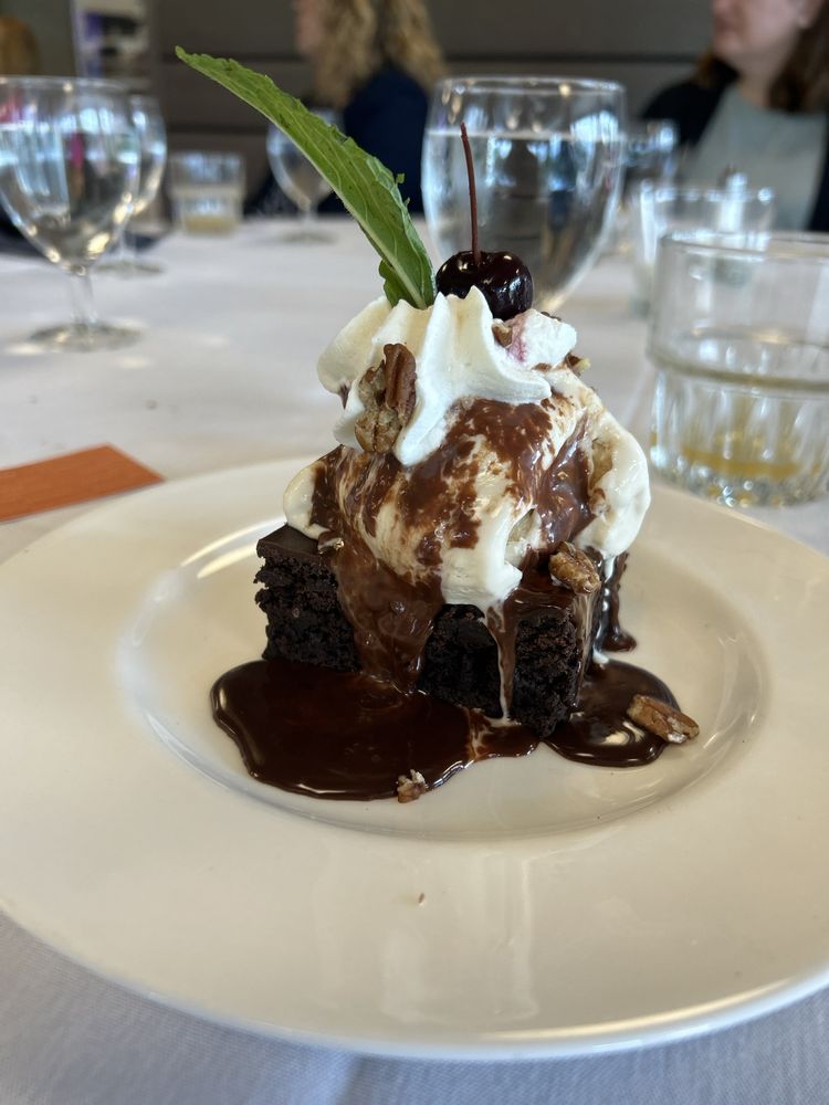 WESTERN RACQUET CLUB Updated August 2024 13 Photos 1800 Highland Dr, Elm Grove, Wisconsin