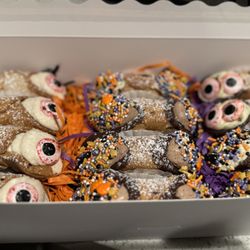Marcos Cannolis - Halloween cannoli box