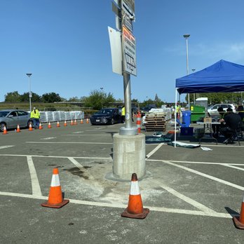 Tri-Ced Community Recycling - Compost giveaway at Union City Bart parking lot 2 - Recycling Center Near Me - Union City, California Tri-Ced Community Recycling - Compost giveaway at Union City Bart parking lot 2 - Recycling Center Near Me - Union City, California