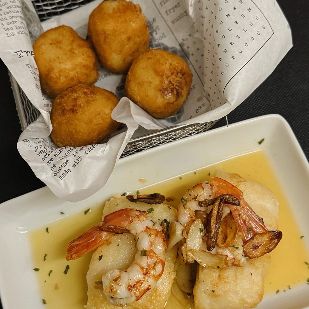 El Mini Bar - Fried cod with shrimp // croquettes - Tapas Bars Near Me - Madrid, M