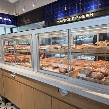 Paris Baguette - Pastries - Bakeries Near Me - The Colony, Texas