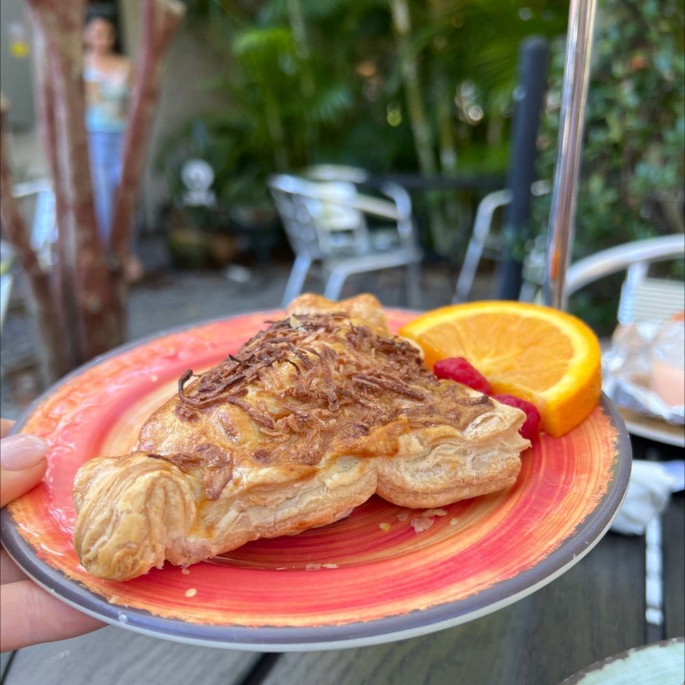 CAFE VINO TINTO Updated August 2024 328 Photos & 209 Reviews 509