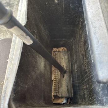 7-Eleven - No cleaning solution/water in 4 containers - Gas Stations Near Me - San Bernardino, California 7-Eleven - No cleaning solution/water in 4 containers - Gas Stations Near Me - San Bernardino, California