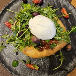 Unico - Fried pizza with Buffala Mozarella, tomates and olives