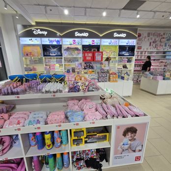 Miniso - Mini dolls at the wall and accessory table - Cosmetics & Beauty Supply Near Me - Minneapolis, Minnesota Miniso - Mini dolls at the wall and accessory table - Cosmetics & Beauty Supply Near Me - Minneapolis, Minnesota