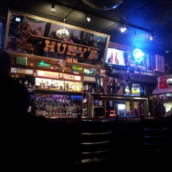 Huey's Midtown - Bar flies - Burgers Near Me - Memphis, Tennessee