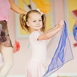 Tutu School Sherman Oaks - We love using scarves in class!