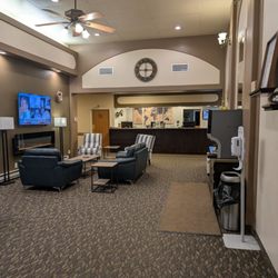 Cottonwood Inn & Suites