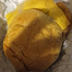 Braum's Ice Cream & Dairy Store - A bad cheeseburger from Braums ice cream & hamburger fresh market