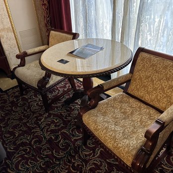 Peppermill Reno - Tuscany Tower Suite Seating Area - Casinos Near Me - Reno, Nevada