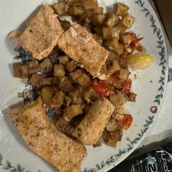 Haute Hash - a plate of food on a table - Breakfast & Brunch Near Me - Washington, DC, District of Columbia