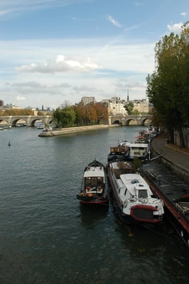 Square du Vert-Galant by null