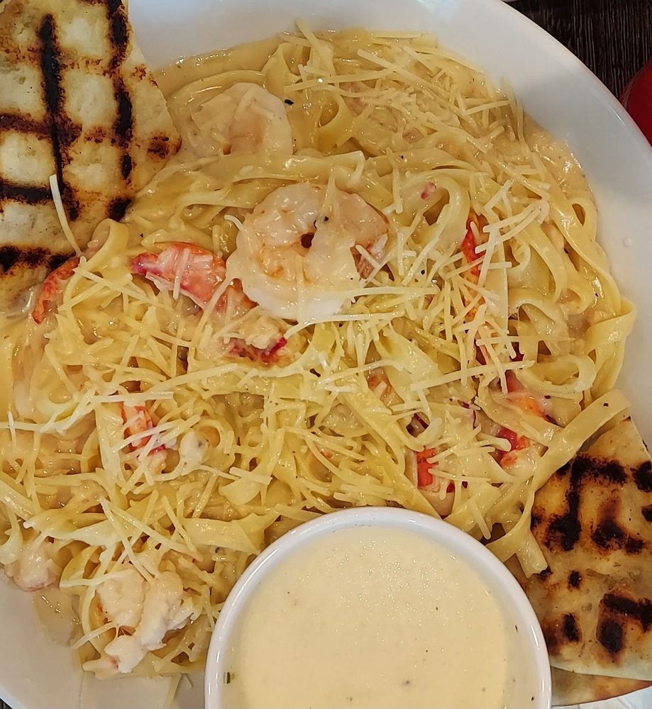 Food from Flatbread Grill & Bar